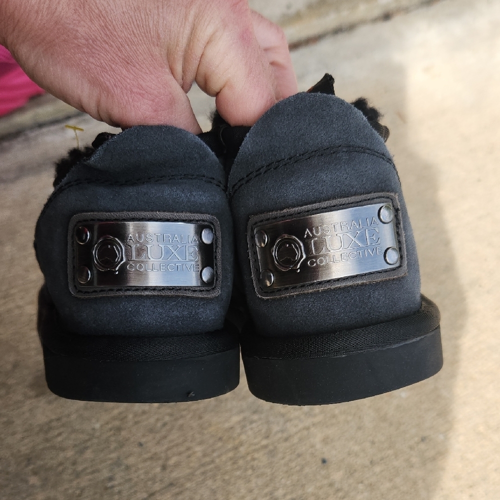 Australia Luxe Collective Kids Gray Suede Lined Slippers